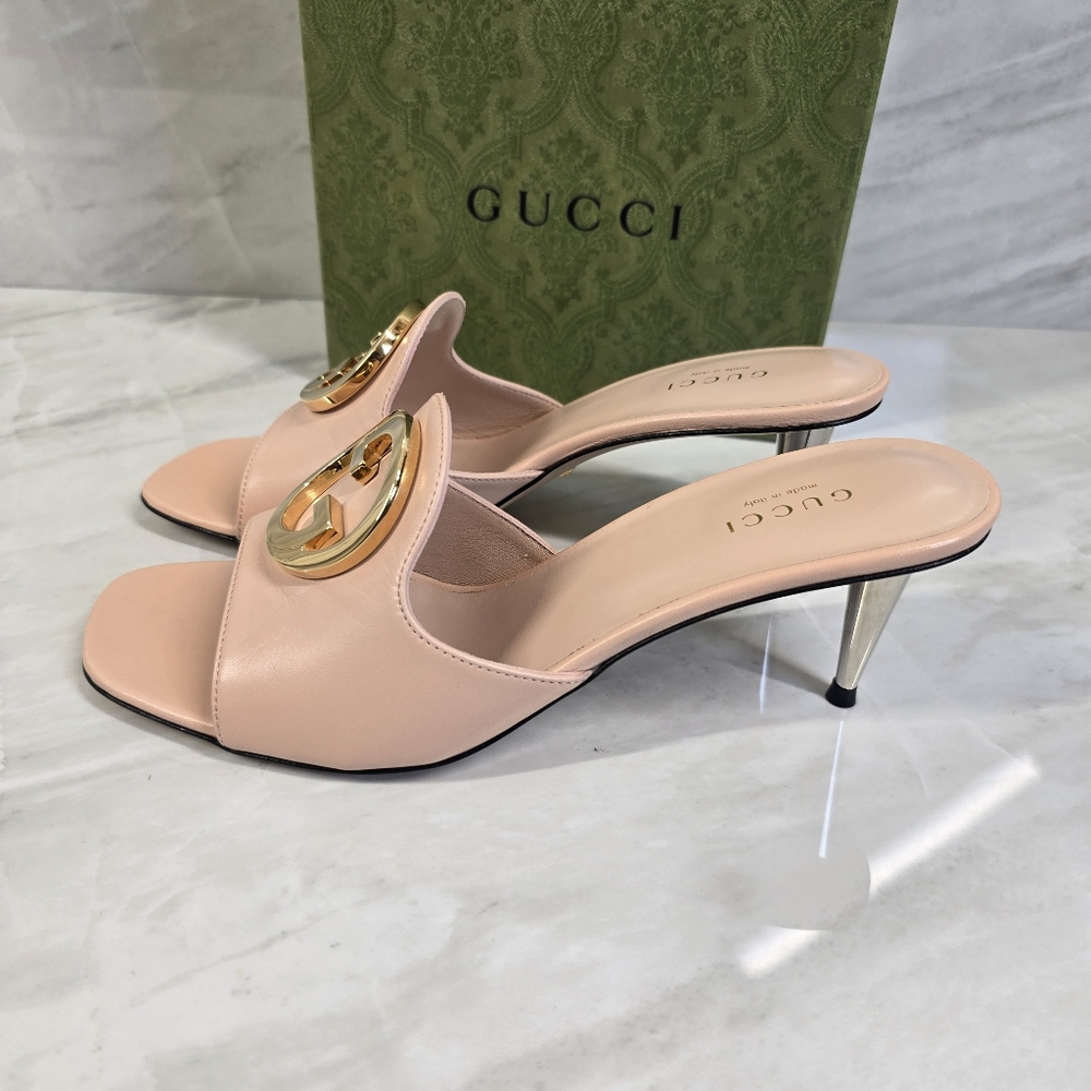 Gucci Blondie Blush Slide Sandals with Gold Logo - Picture 4 of 12